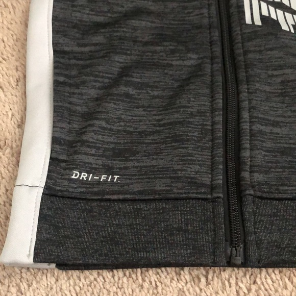 NWOT toddler Nike zip up jacket 3T - Picture 4 of 4
